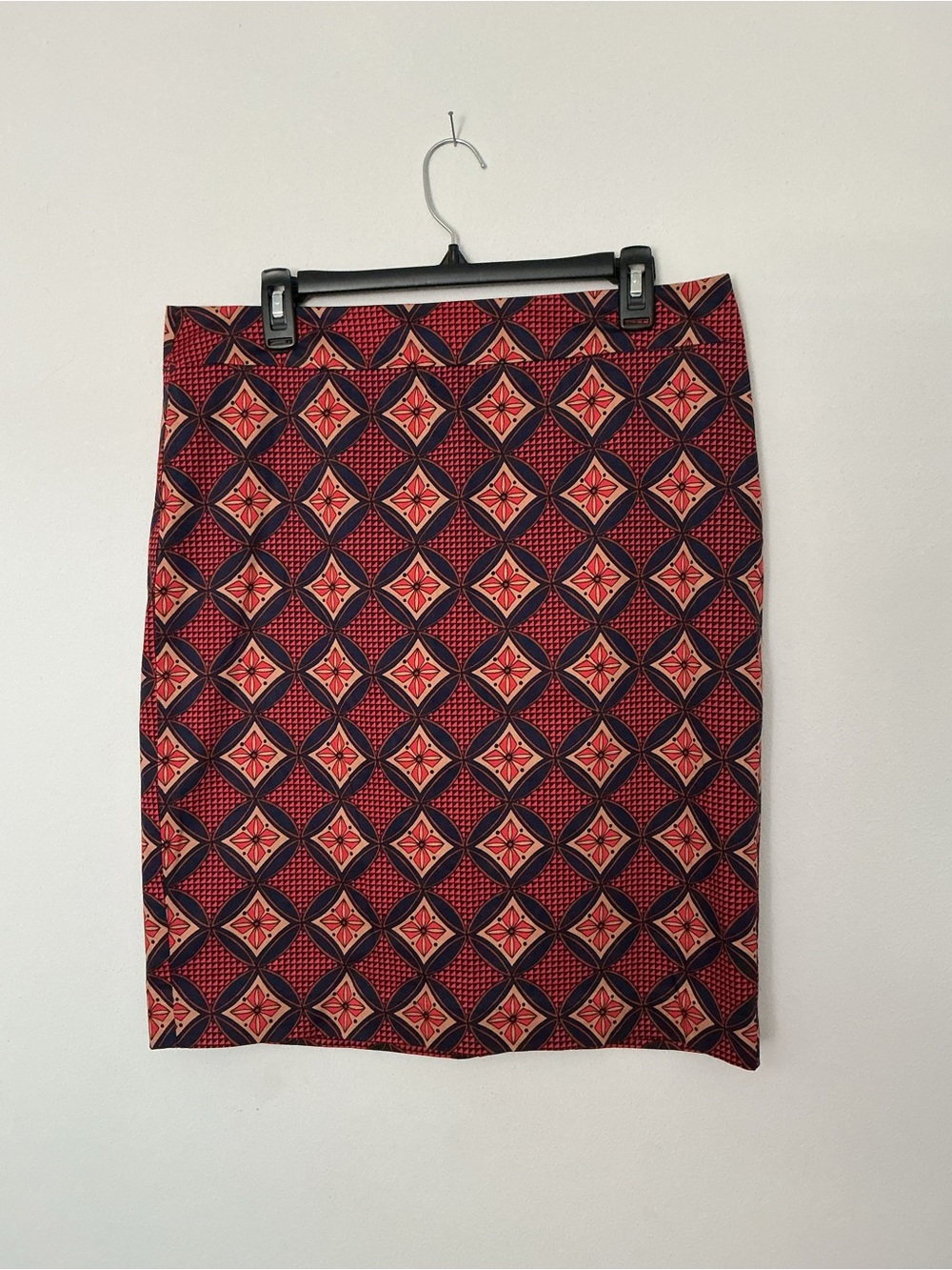 Ann Taylor Red and Navy Geometric Pencil Skirt